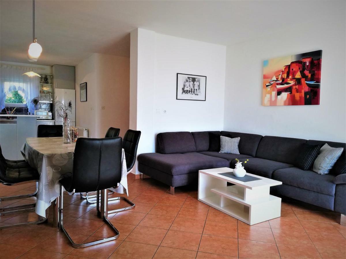 & Milena Apartman *