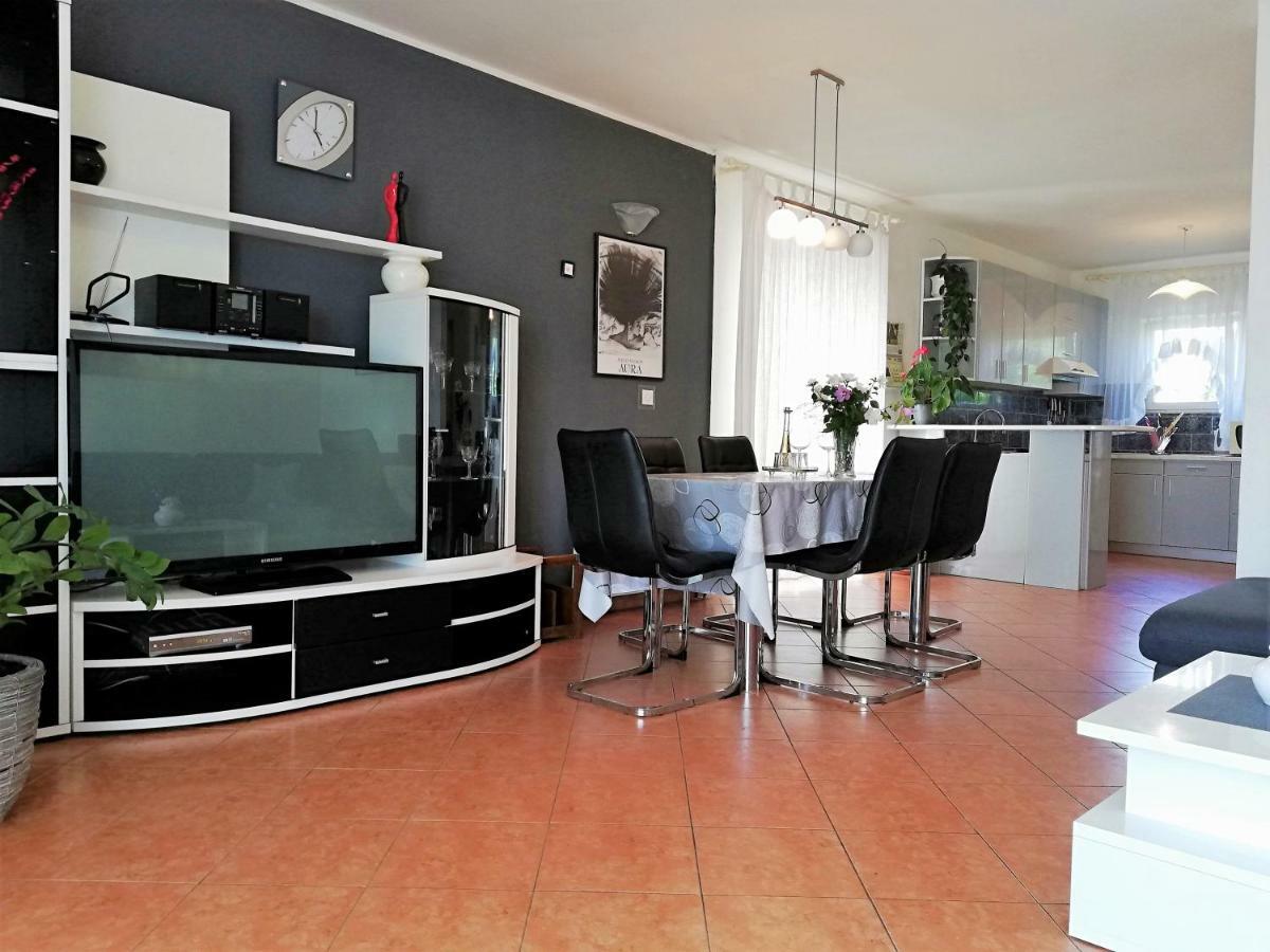 & Milena Apartman Vodice